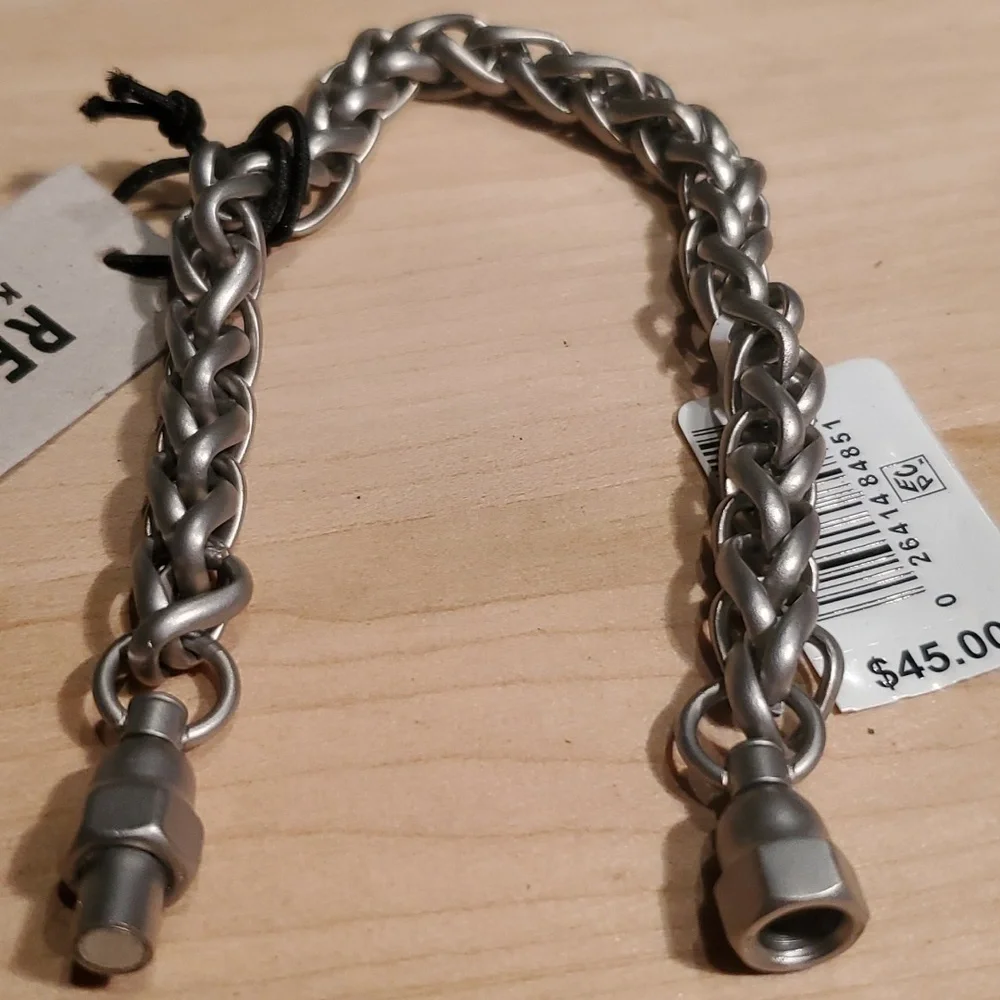 🏈NEW KENNETH COLE BRACELET